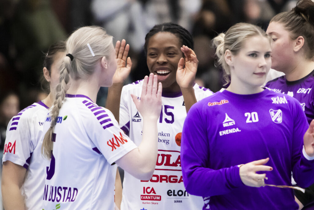 Meja Norrgård i Skara HF jublar efter en seger!